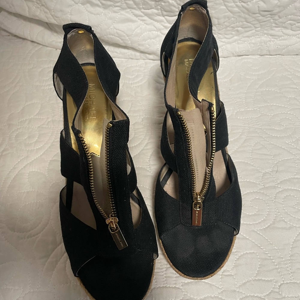 Michael Kohrs Black and Gold Wedges 9.5
